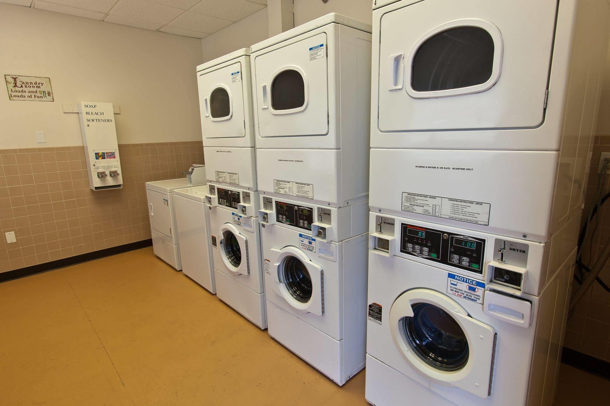 Landmark Inn Fort Irwin エクステリア 写真
