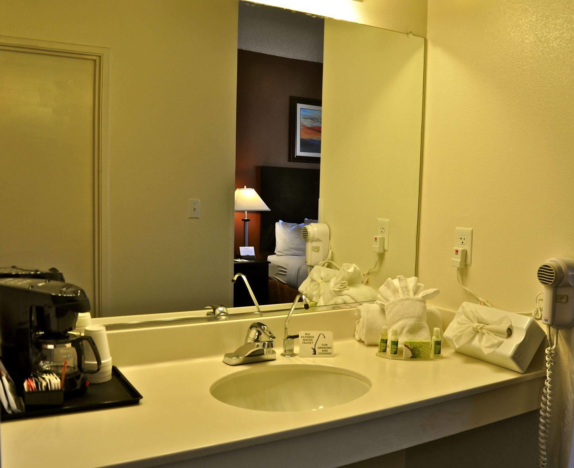 Landmark Inn Fort Irwin エクステリア 写真